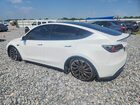 2022 Tesla Model Y White vin: 7SAYGDEF2NF452501