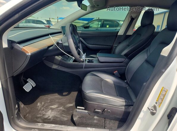 7SAYGDEF2NF452501 2022 TESLA MODEL White Front interior view