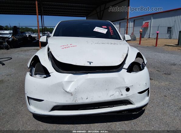 7SAYGDEF2NF564568 2022 TESLA MODEL Y White უკანა სალონის ხედი