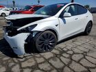 2025 Tesla Model Y Белый vin: 7SAYGDEF4SF216539