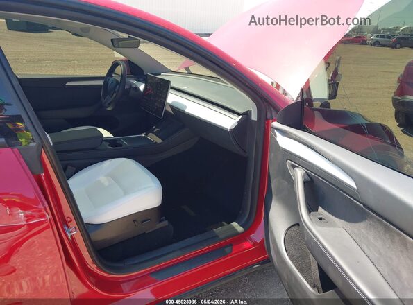7SAYGDEF5NF563706 2022 TESLA MODEL Y Red Vista interior delantera