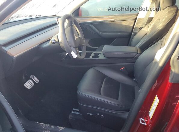 7SAYGDEF5RF033449 2024 TESLA MODEL Красный Вид салона спереди