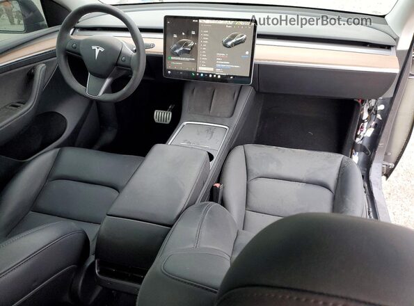7SAYGDEF7RF085780 2024 TESLA MODEL Gray Vista del salpicadero