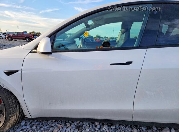 7SAYGDEF8NF326952 2022 TESLA MODEL White Вид салону спереду