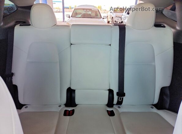 7SAYGDEF8RF052092 2024 TESLA MODEL White Vista de los asientos traseros