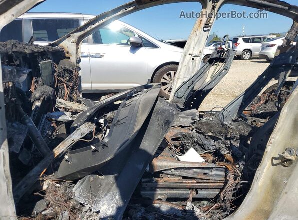 7SAYGDEFXRF080346 2024 TESLA MODEL Burn Вид салону спереду