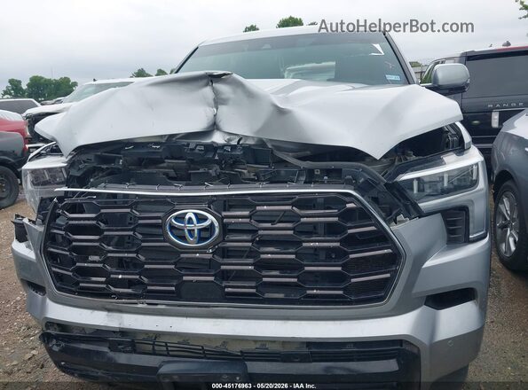 7SVAAAAA4PX002372 2023 TOYOTA SEQUOIA Серебряный Вид спереди