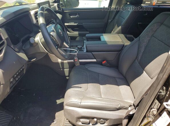 7SVAAABA1RX025707 2024 TOYOTA SEQUOIA Черный Вид салона спереди
