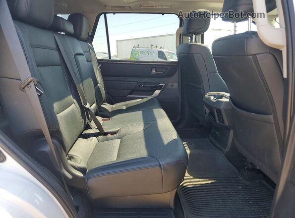 7SVAAABA3PX005553 2023 TOYOTA SEQUOIA White Вид задньої частини салону