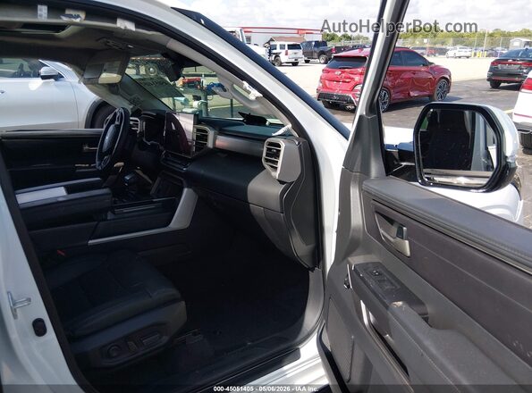 7SVAAABA3RX042931 2024 TOYOTA SEQUOIA White Vista interior delantera
