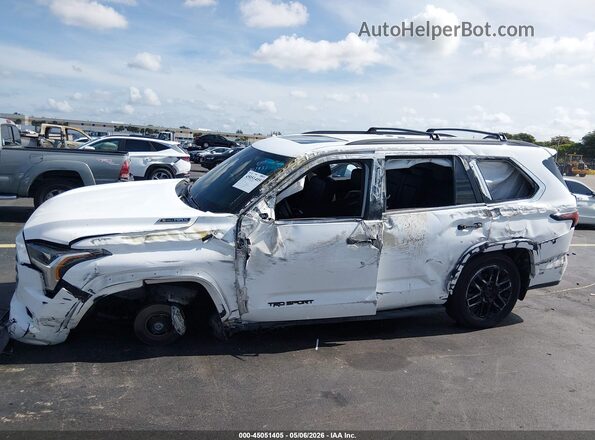 7SVAAABA3RX042931 2024 TOYOTA SEQUOIA White Vista frontal