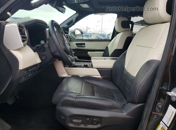 7SVAAABA9RX022179 2024 TOYOTA SEQUOIA Black Вид салону спереду