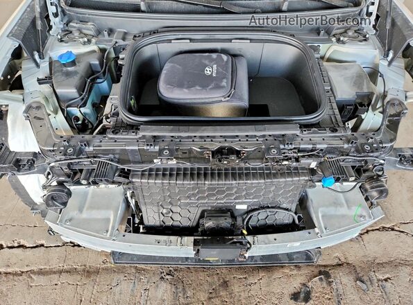 7YAMUFS36TY002950 2026 HYUNDAI IONIQ Gray ძრავის განყოფილების ხედი