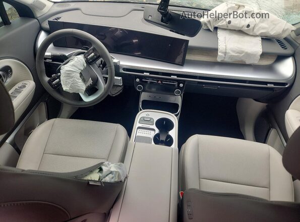 7YAMWFS58TY004260 2026 HYUNDAI IONIQ Белый Вид панели приборов