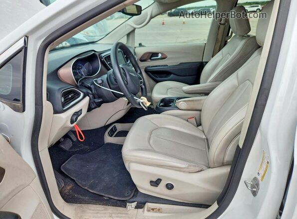 2C4RC1DG4MR547389 2021 CHRYSLER VOYAGER Белый Вид панели приборов
