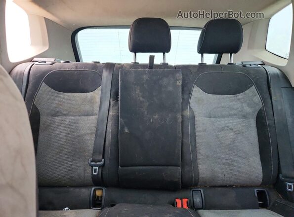 3VVDX7B21NM002706 2022 VOLKSWAGEN TAOS Серый Вид задней части салона