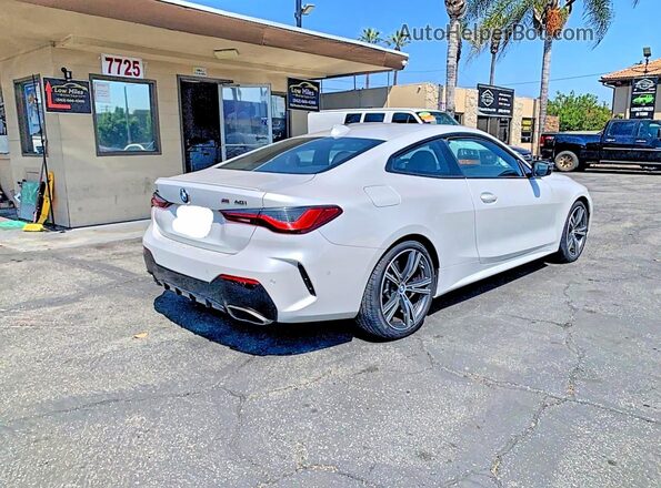 WBA13AR07MCF66830 2021 BMW M4 White Widok z przodu