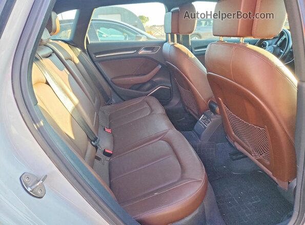 WAUTPBFF8JA062268 2018 AUDI A3 White Вид задньої частини салону