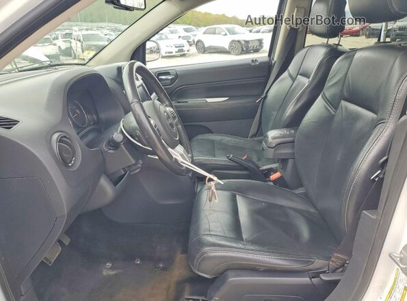 1C4NJCEB8HD185871 2017 JEEP COMPASS Белый Вид панели приборов