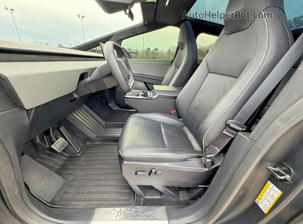 7G2CEHEE3RA048554 2024 TESLA CYBERTRUCK Gray Вид панелі приладів