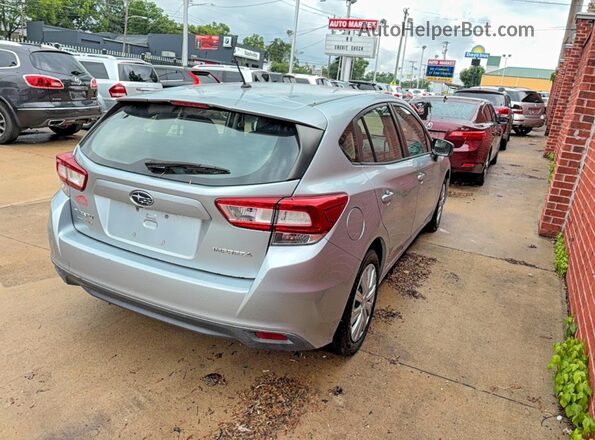 4S3GTAB68K3720032 2019 SUBARU IMPREZA Серебряный Вид спереди