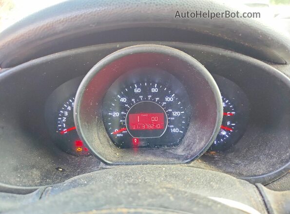 KNDJP3A59K7017689 2019 KIA SOUL Красный Вид задних сидений