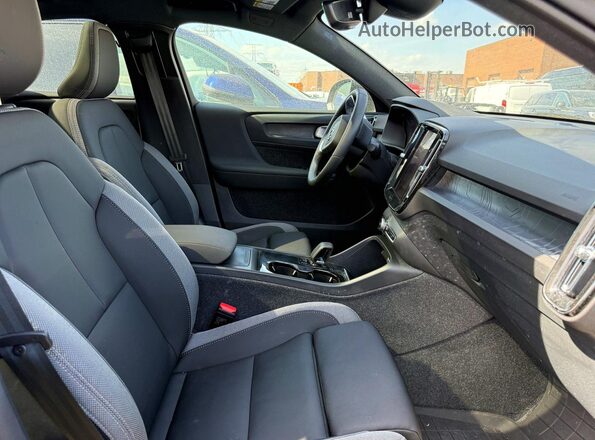YV4ER3GL0R2109747 2024 VOLVO C40 Бирюзовый Вид сзади