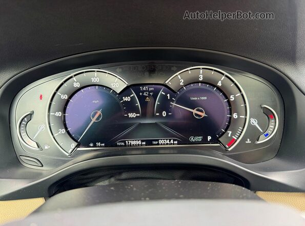 5UXTR9C59JLC75432 2018 BMW X3 Зеленый Вид щитка приборов