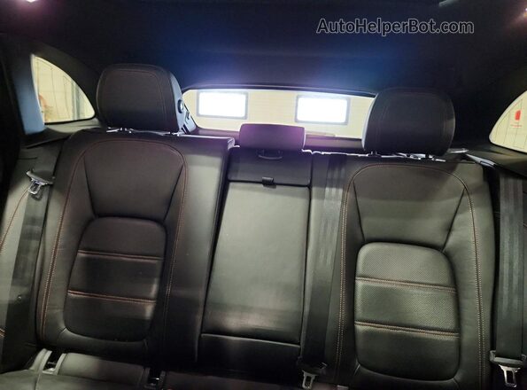 SADCK2BV4HA068002 2017 JAGUAR F-PACE Black Vista interior trasera