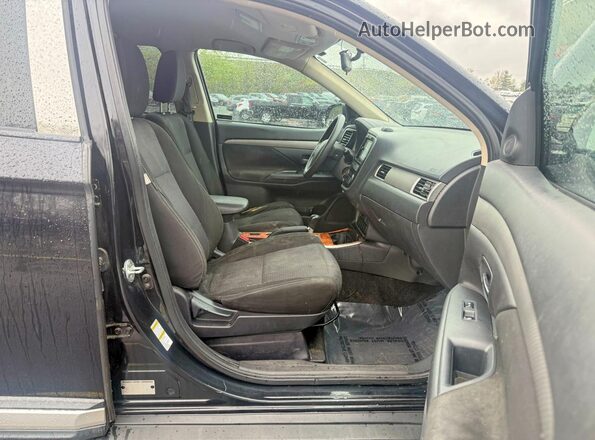 JA4AD2A3XJZ008823 2018 MITSUBISHI OUTLANDER Черный Вид спереди