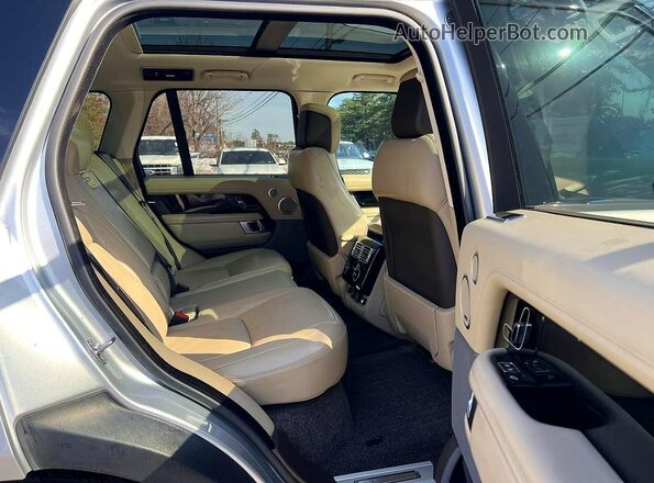 SALGS2RE4JA504820 2018 LAND ROVER RANGE Серебряный Вид салона спереди