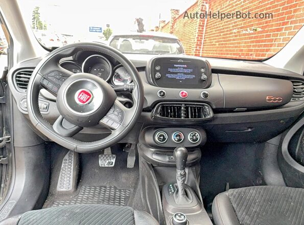 ZFBCFYCB9JP642932 2018 FIAT 500X Black Widok tylnych siedzeń