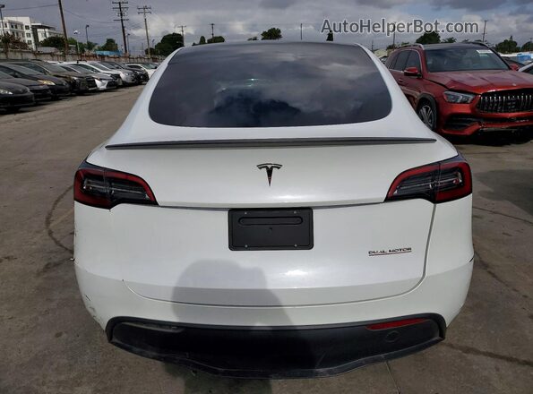 7SAYGDEF5PF738880 2023 TESLA MODEL White Vista interior delantera