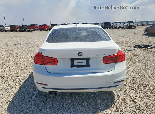 WBA8B9G30HNU56089 2017 BMW OTHER White Widok wnętrza z przodu