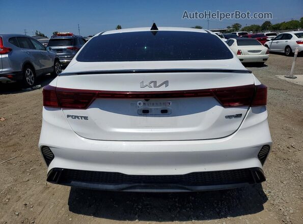 3KPF54AD1PE660991 2023 KIA FORTE Белый Вид салона спереди