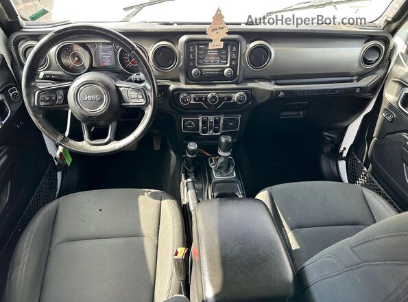 1C4HJXDG5JW162480 2018 JEEP WRANGLER Белый Вид панели приборов