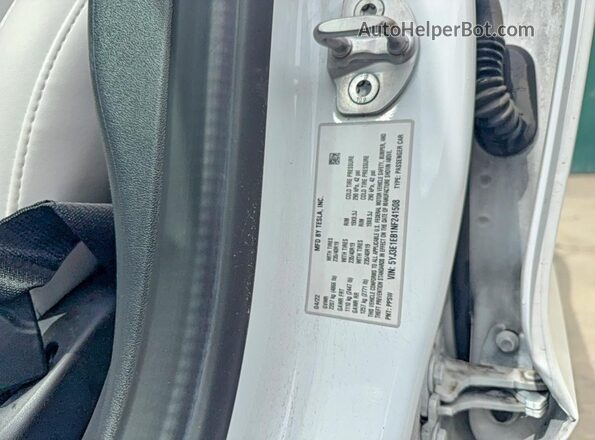 5YJ3E1EB1NF241508 2022 TESLA MODEL Белый Вид задней части салона