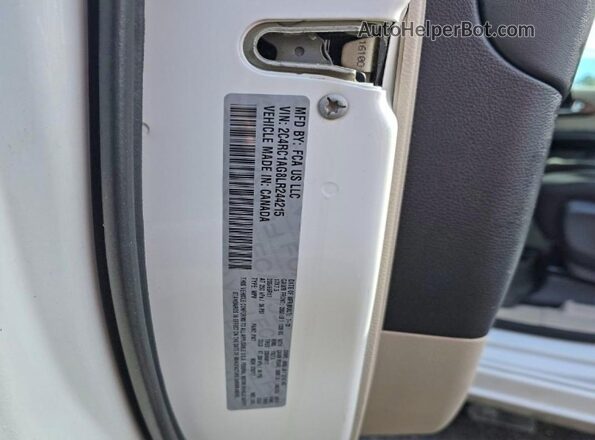 2C4RC1AG8LR244215 2020 CHRYSLER VOYAGER White Vista interior trasera
