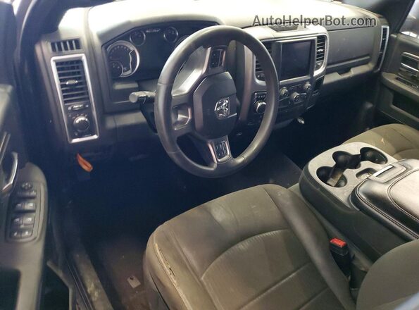 1C6RR7GG4MS527730 2021 RAM 1500 Серебряный Вид щитка приборов