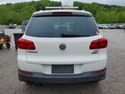 2017 Volkswagen Tiguan Wolfsburg Белый vin: WVGSV7AXXHK020198