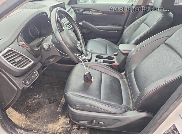 KNDETCA24P7400062 2023 KIA SELTOS Белый Вид панели приборов