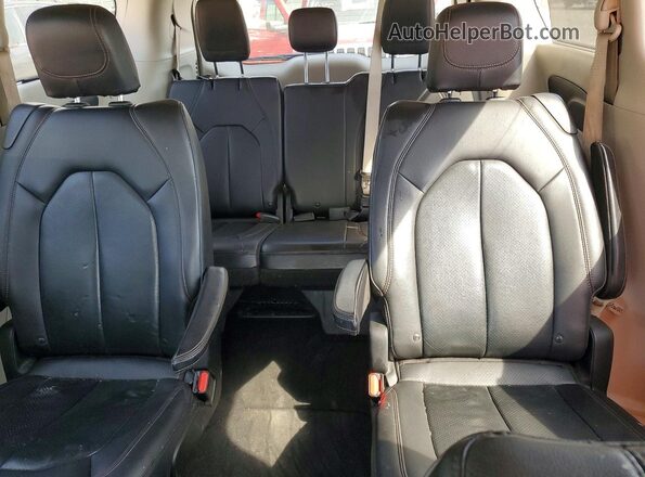 2C4RC1BG5LR279681 2020 CHRYSLER PACIFICA Silver Вид задньої частини салону