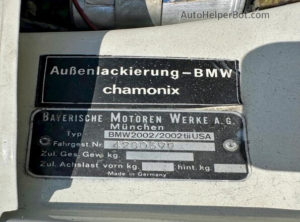 4280399 1974 BMW 2000 Белый Вид задней части салона