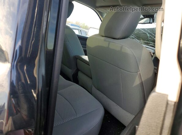 1C6RR6FT0KS745881 2019 RAM 1500 Черный Вид задней части салона