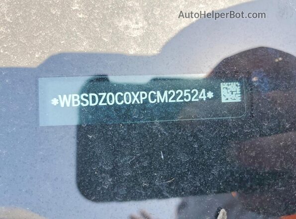 WBSDZ0C0XPCM22524 2023 BMW M8 Black Widok naklejki z numerem VIN