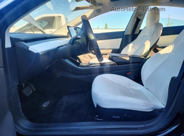 5YJ3E1EB8KF391577 2019 TESLA MODEL Черный Вид панели приборов