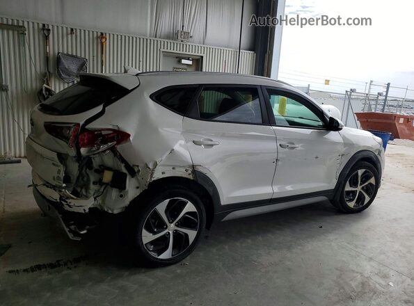 KM8J33AL5JU771016 2018 HYUNDAI TUCSON Белый Передняя правая четверть