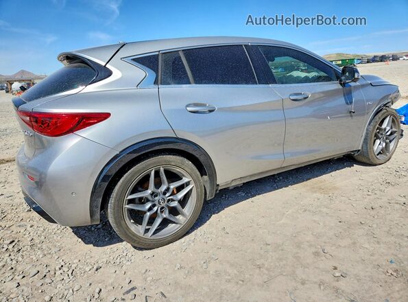 SJKCH5CP2JA042898 2018 INFINITI QX30 Silver Przód prawy