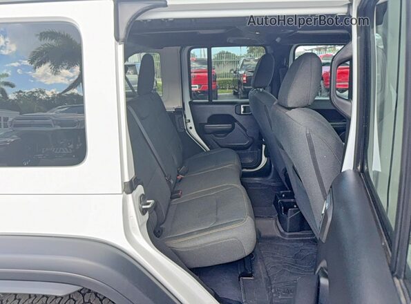1C4RJXDN8RW173276 2024 JEEP WRANGLER White Widok wnętrza z przodu