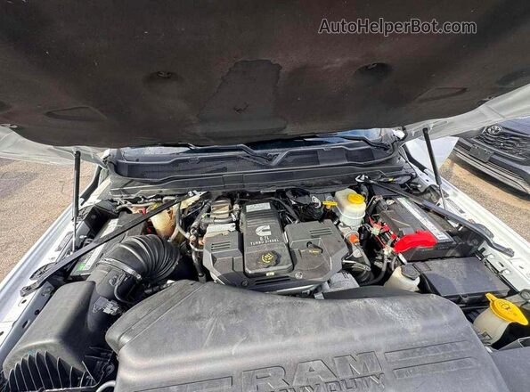 3C7WRTCL6NG246032 2022 RAM 3500 Белый Вид панели приборов
